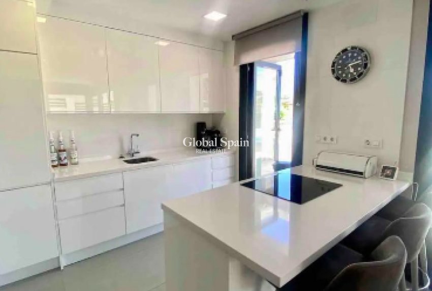 Wederverkoop - VILLA -
LOS BALCONES - LOS ALTOS - Costa Blanca