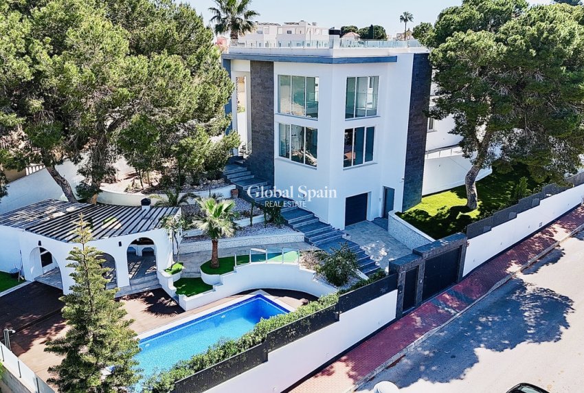 Wederverkoop - VILLA -
LOS BALCONES - LOS ALTOS - Costa Blanca