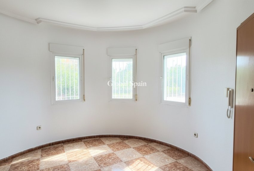 Wederverkoop - VILLA -
LOS BALCONES - LOS ALTOS - Costa Blanca