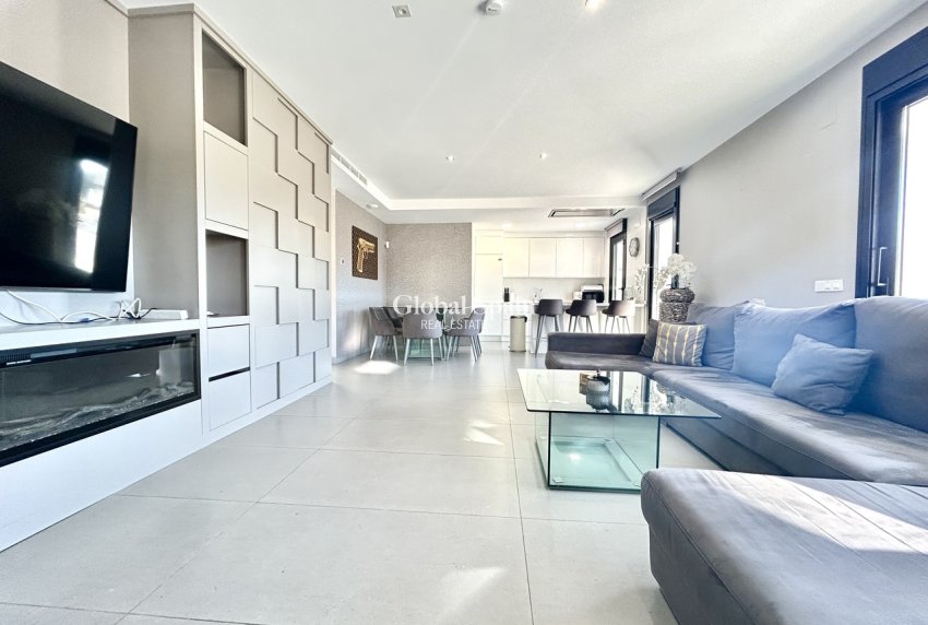 Wederverkoop - VILLA -
LOS BALCONES - LOS ALTOS - Costa Blanca