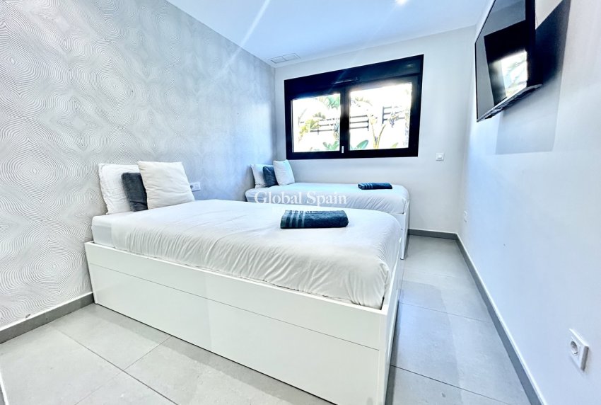 Wederverkoop - VILLA -
LOS BALCONES - LOS ALTOS - Costa Blanca