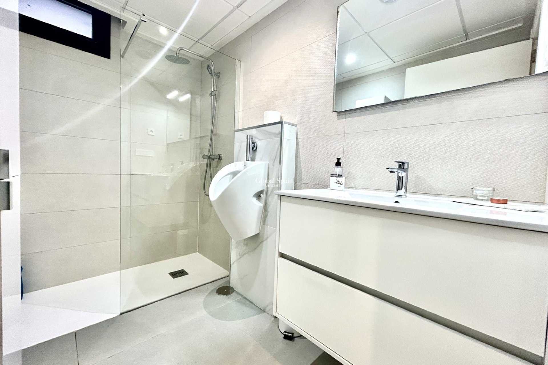 Wederverkoop - VILLA -
LOS BALCONES - LOS ALTOS - Costa Blanca