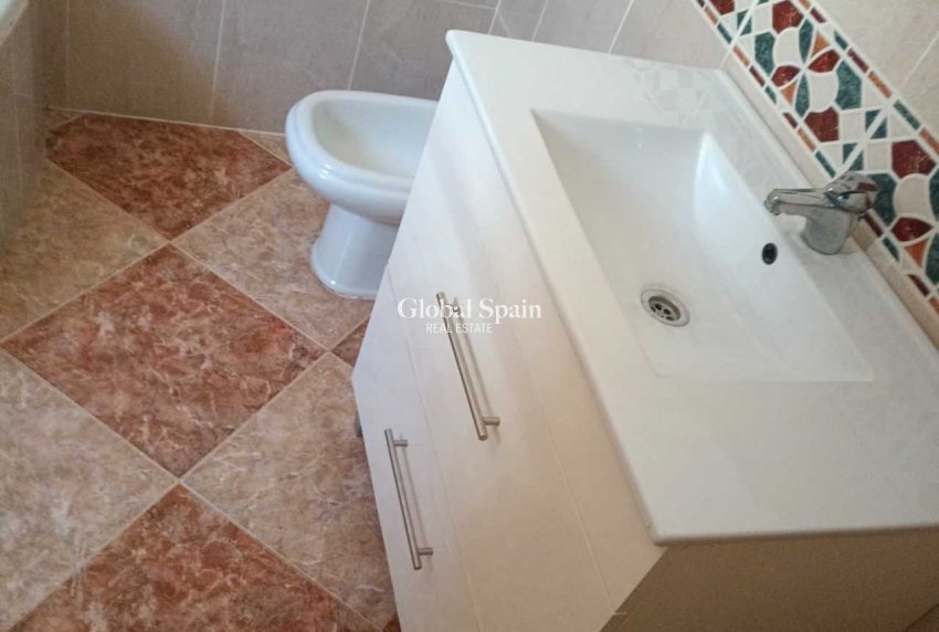 Wederverkoop - VILLA -
LOS BALCONES - LOS ALTOS - Costa Blanca