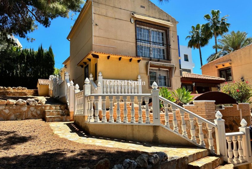 Wederverkoop - VILLA -
LOS BALCONES - LOS ALTOS - Costa Blanca