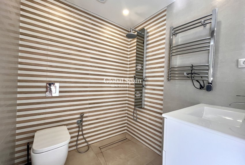 Wederverkoop - VILLA -
LOS BALCONES - LOS ALTOS - Costa Blanca