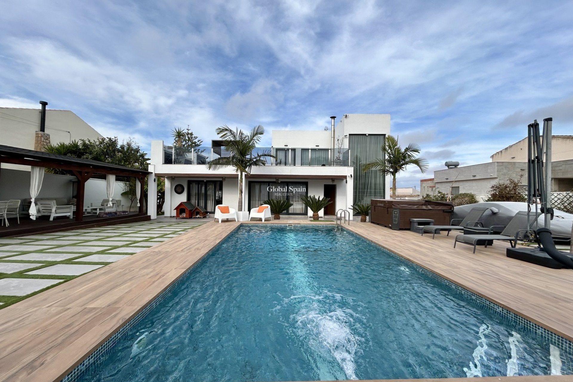 Wederverkoop - VILLA -
LOS BALCONES - LOS ALTOS - Costa Blanca