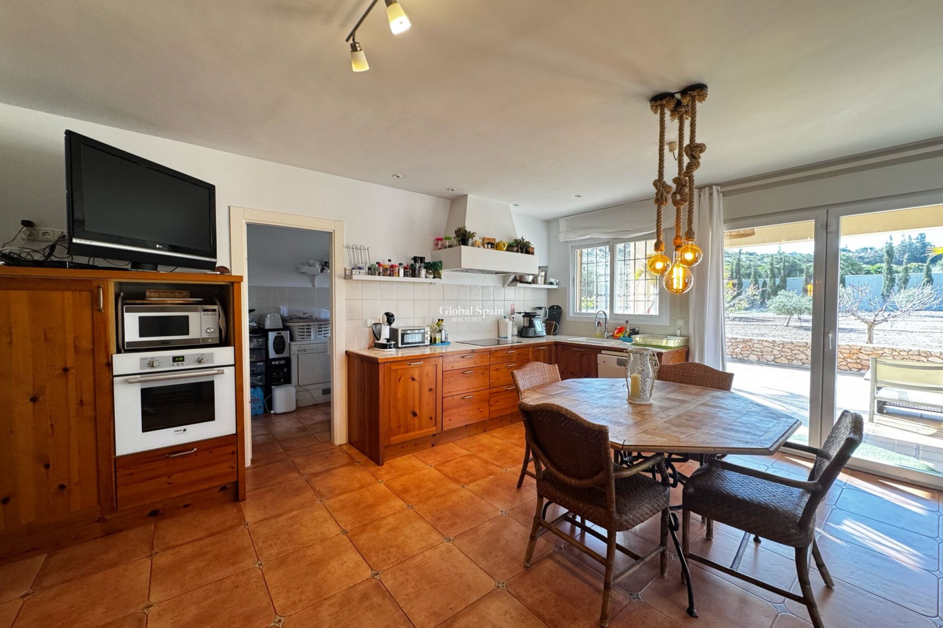 Wederverkoop - VILLA -
LOS BELONES - Inland