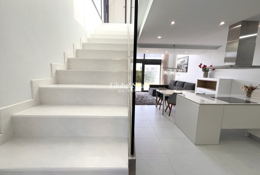 Wederverkoop - VILLA -
LOS DOLSES - Inland