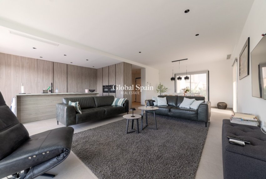 Wederverkoop - VILLA -
LOS MONTESINOS - Costa Blanca