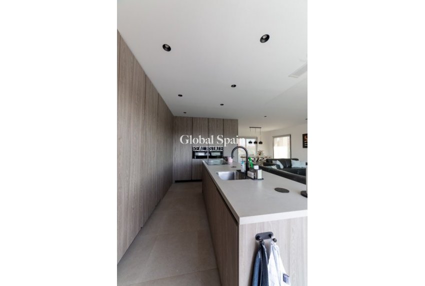 Wederverkoop - VILLA -
LOS MONTESINOS - Costa Blanca