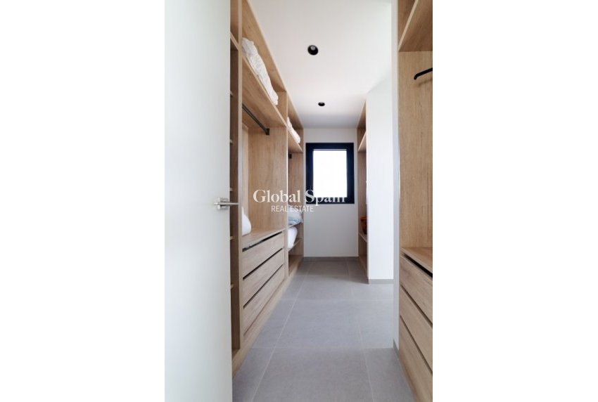 Wederverkoop - VILLA -
LOS MONTESINOS - Costa Blanca