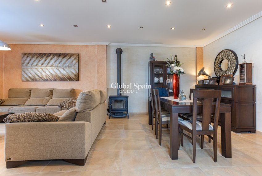 Wederverkoop - VILLA -
LOS MONTESINOS - Costa Blanca