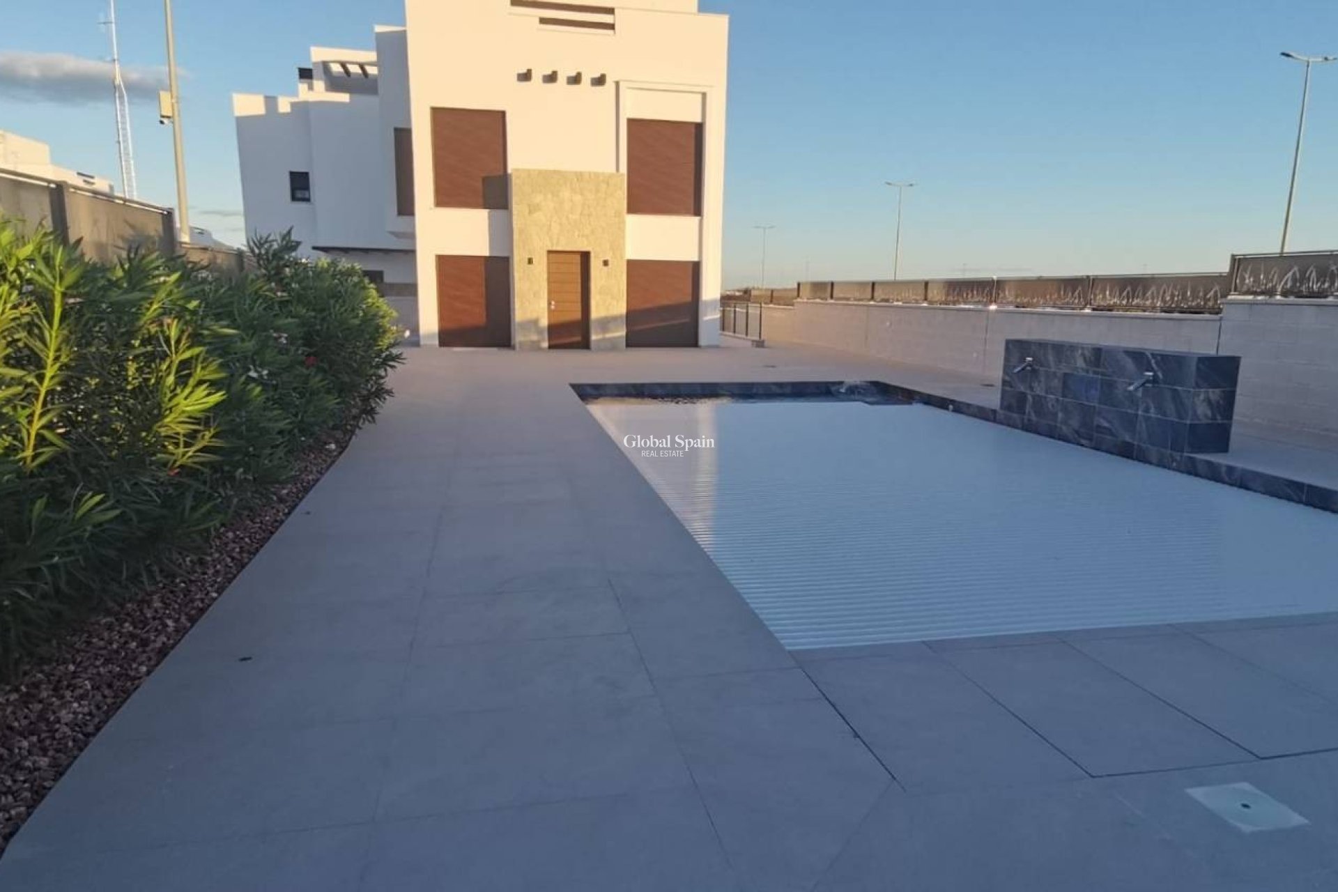 Wederverkoop - VILLA -
LOS MONTESINOS - Costa Blanca