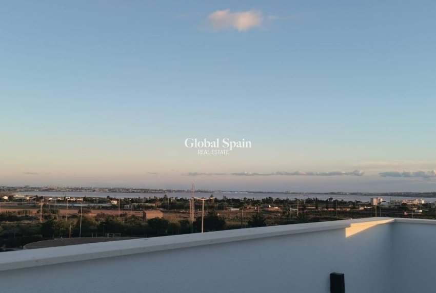 Wederverkoop - VILLA -
LOS MONTESINOS - Costa Blanca