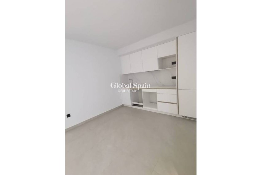 Wederverkoop - VILLA -
LOS MONTESINOS - Costa Blanca