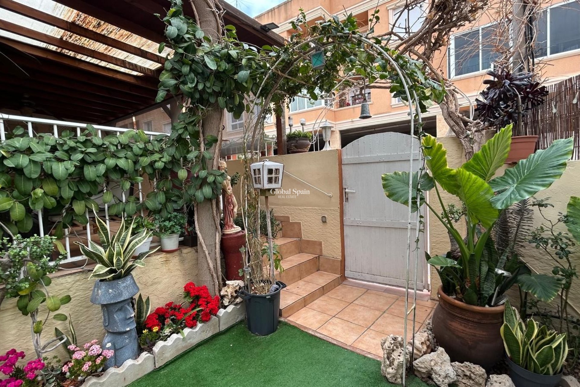 Wederverkoop - VILLA -
LOS MONTESINOS - Costa Blanca