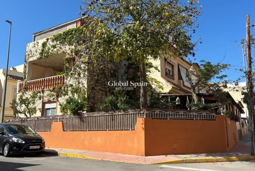 Wederverkoop - VILLA -
LOS MONTESINOS - Costa Blanca