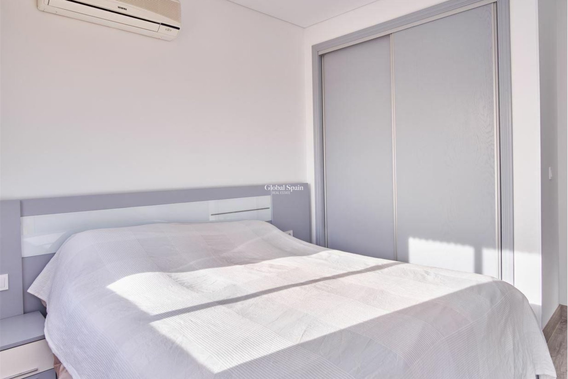 Wederverkoop - VILLA -
LOS MONTESINOS - Costa Blanca