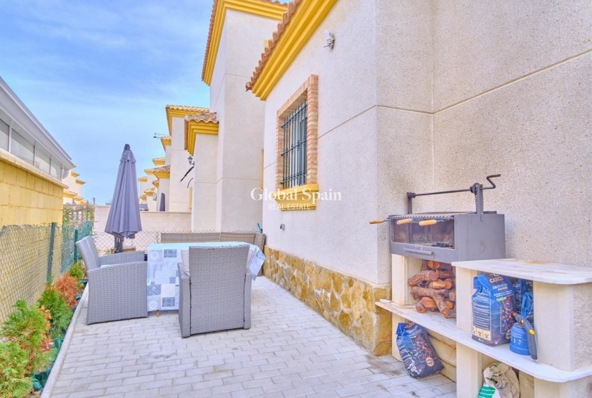 Wederverkoop - VILLA -
LOS MONTESINOS - Costa Blanca