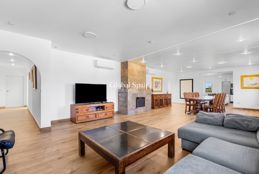 Wederverkoop - VILLA -
LOS MONTESINOS - Costa Blanca