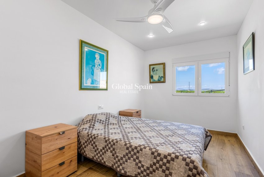 Wederverkoop - VILLA -
LOS MONTESINOS - Costa Blanca