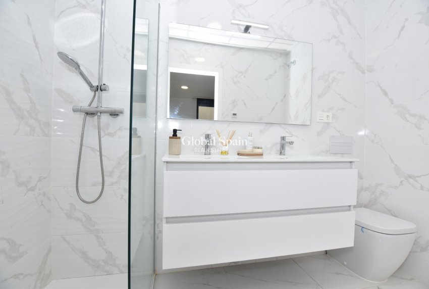 Wederverkoop - VILLA -
LOS MONTESINOS - Costa Blanca