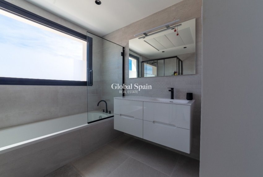 Wederverkoop - VILLA -
LOS MONTESINOS - Costa Blanca