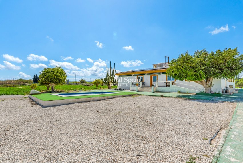 Wederverkoop - VILLA -
LOS MONTESINOS - Costa Blanca