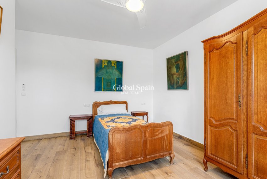 Wederverkoop - VILLA -
LOS MONTESINOS - Costa Blanca