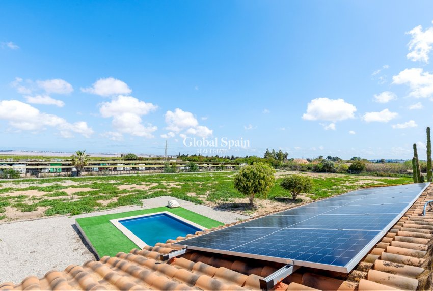 Wederverkoop - VILLA -
LOS MONTESINOS - Costa Blanca