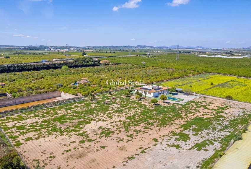 Wederverkoop - VILLA -
LOS MONTESINOS - Costa Blanca