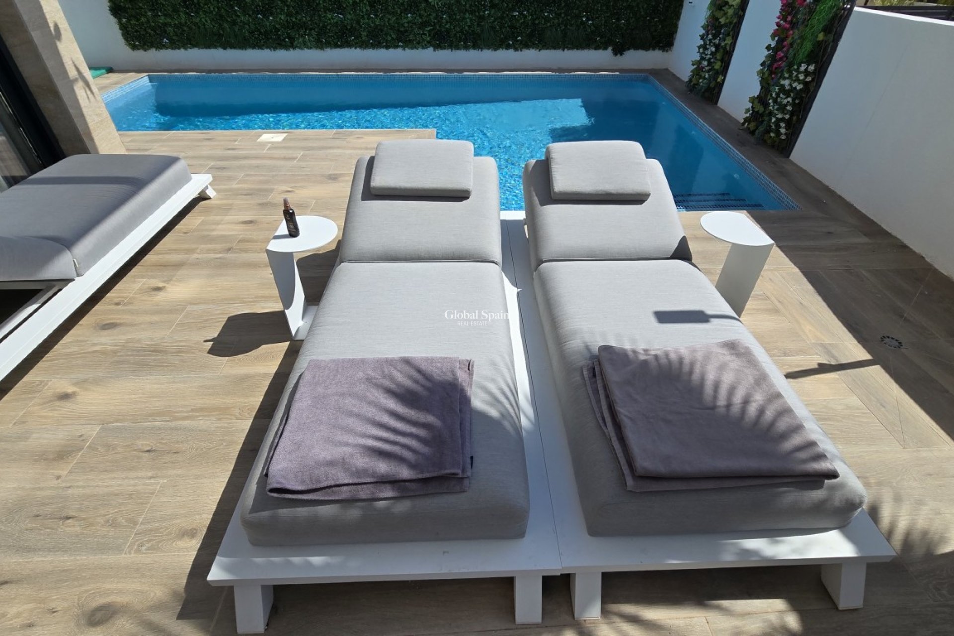 Wederverkoop - VILLA -
LOS MONTESINOS - Costa Blanca