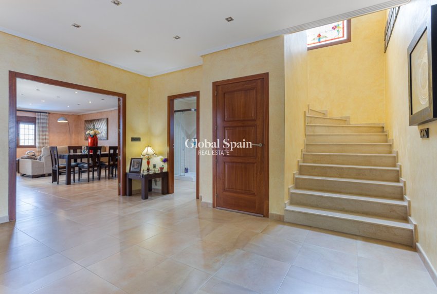 Wederverkoop - VILLA -
LOS MONTESINOS - Costa Blanca