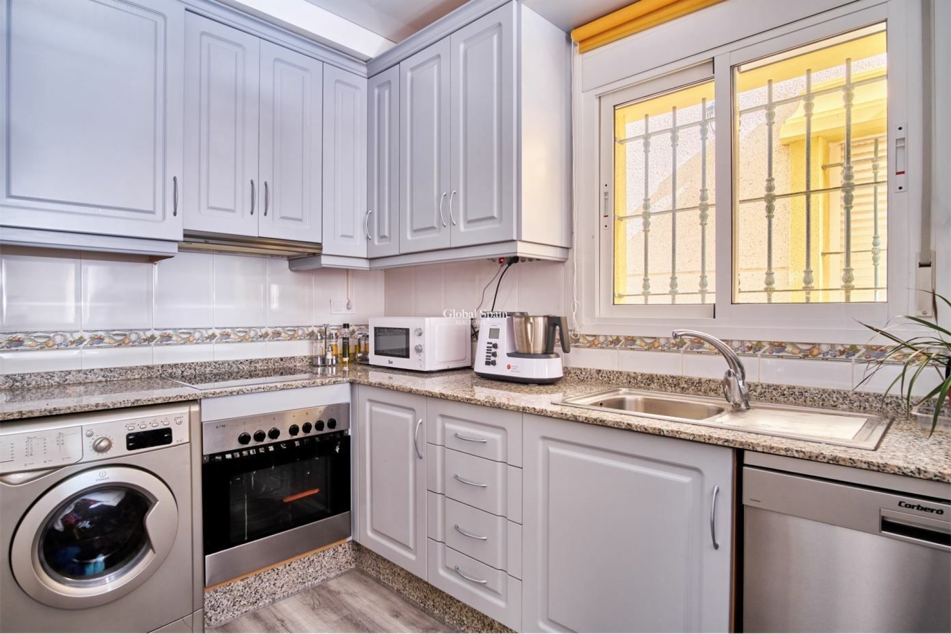 Wederverkoop - VILLA -
LOS MONTESINOS - Costa Blanca