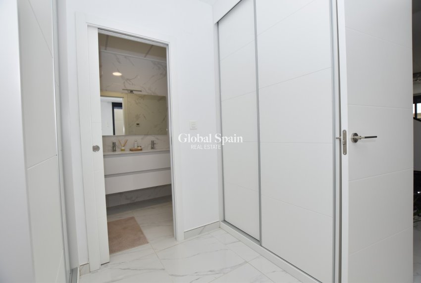 Wederverkoop - VILLA -
LOS MONTESINOS - Costa Blanca