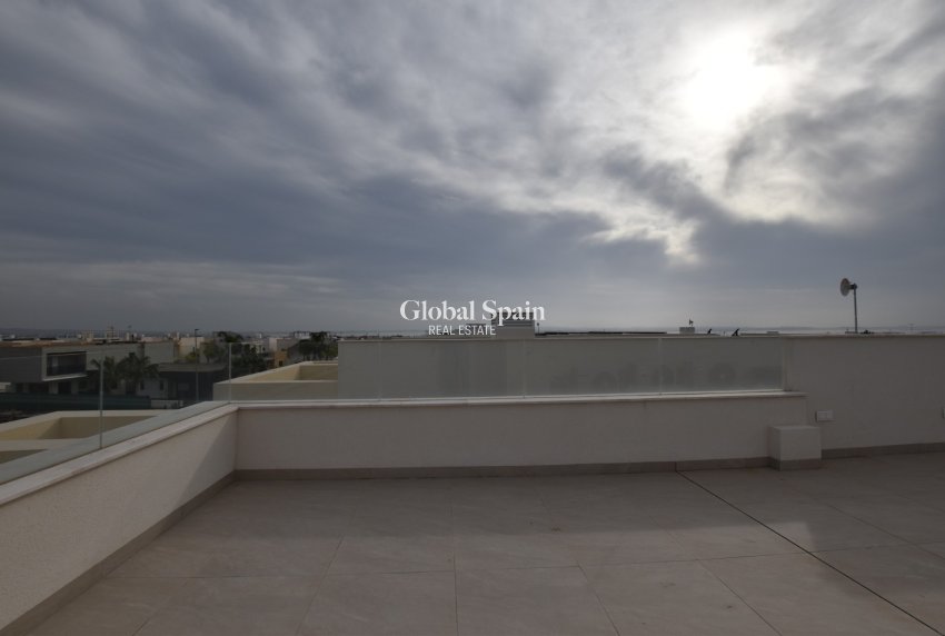 Wederverkoop - VILLA -
LOS MONTESINOS - Costa Blanca