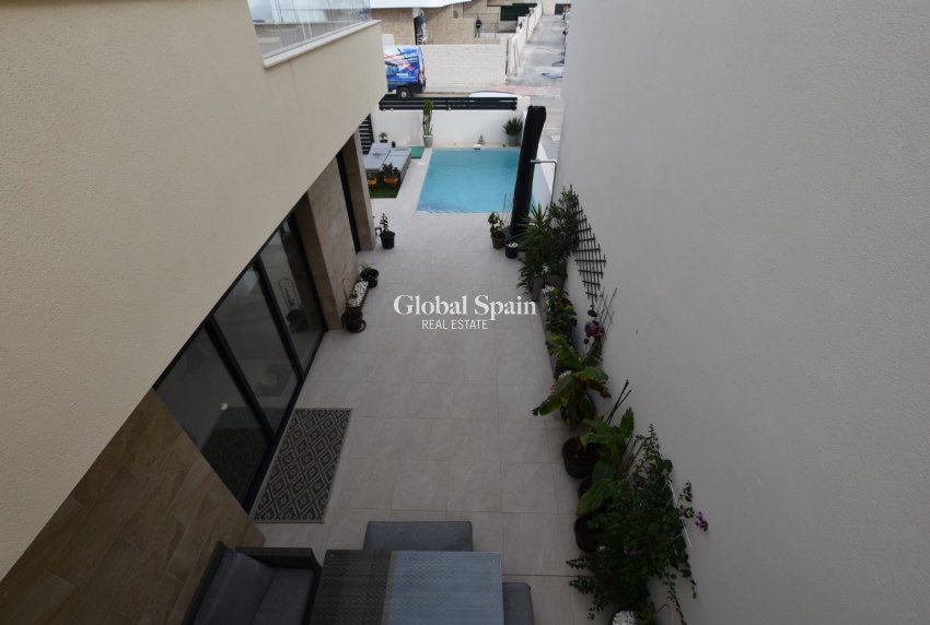 Wederverkoop - VILLA -
LOS MONTESINOS - Costa Blanca