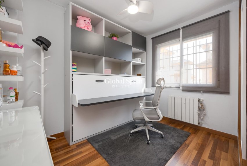 Wederverkoop - VILLA -
LOS MONTESINOS - La Herrada