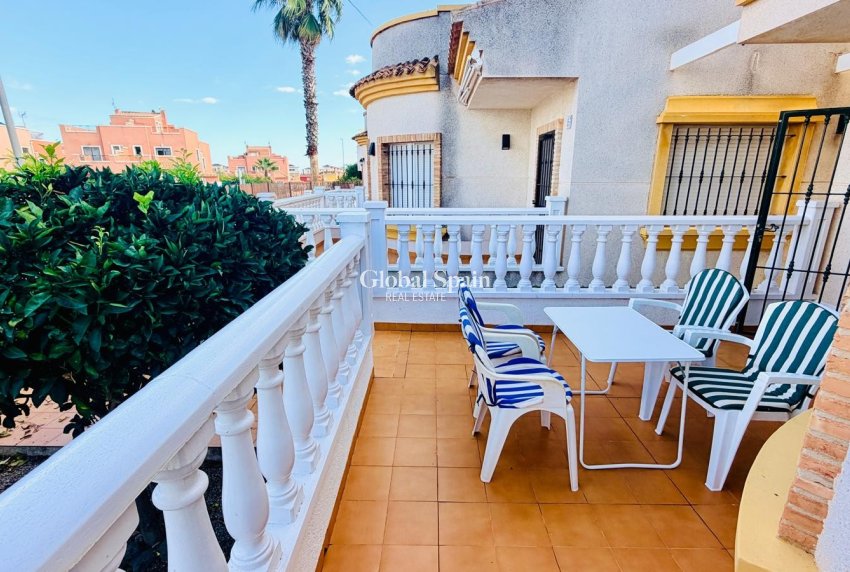 Wederverkoop - VILLA -
LOS MONTESINOS - La Herrada