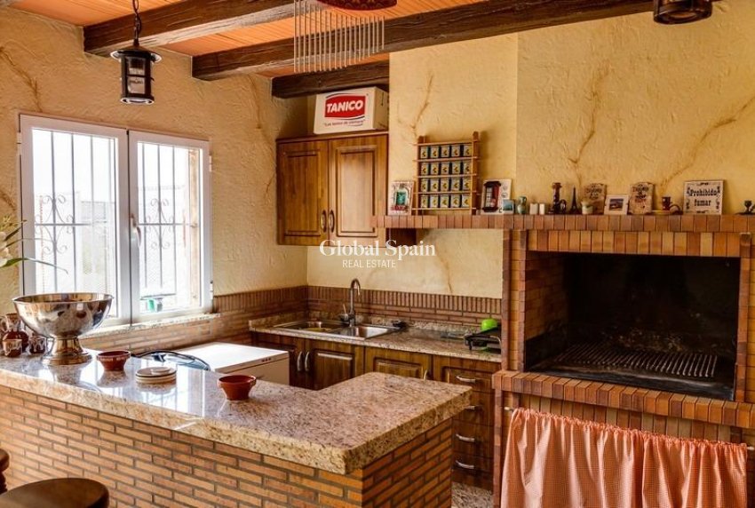 Wederverkoop - VILLA -
LOS MONTESINOS - Montesinos  Los