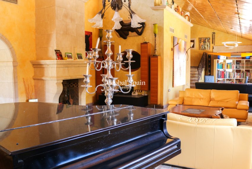 Wederverkoop - VILLA -
LOS URRUTIAS - Los Urrutias