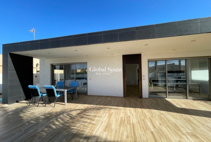 Wederverkoop - VILLA -
MAR DE CRISTAL - Costa Calida