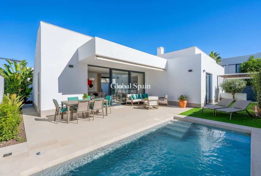 Wederverkoop - VILLA -
MAR DE CRISTAL - Costa Calida