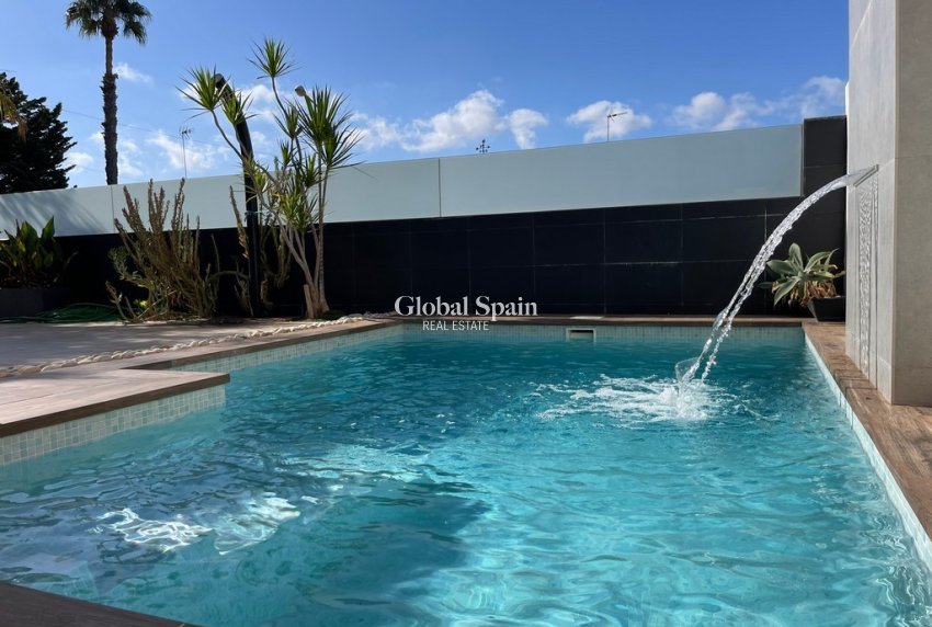 Wederverkoop - VILLA -
MAR DE CRISTAL - Costa Calida