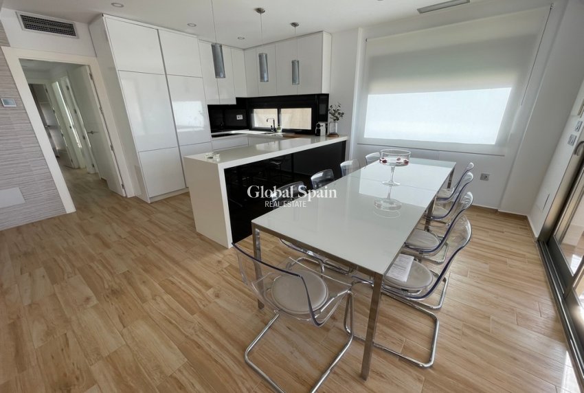 Wederverkoop - VILLA -
MAR DE CRISTAL - Costa Calida