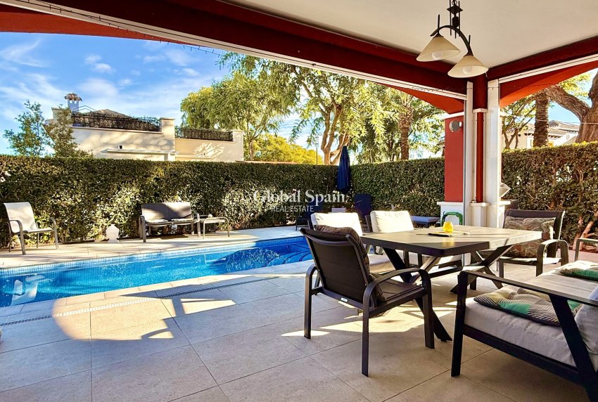 Wederverkoop - VILLA -
MAR MENOR GOLF RESORT - Inland