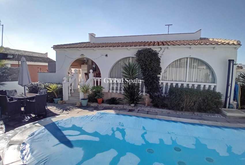 Wederverkoop - VILLA -
MAZARRÓN - Camposol