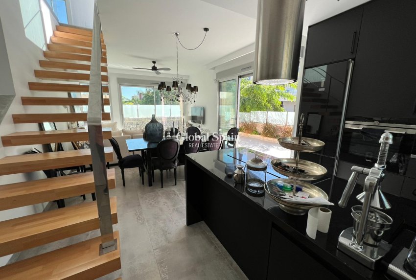 Wederverkoop - Villa -
MIL PALMERAS  - Costa Blanca Sur