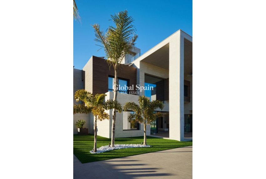 Wederverkoop - VILLA -
MOLINA DEL SEGURA - Inland