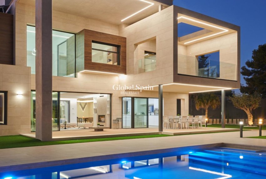 Wederverkoop - VILLA -
MOLINA DEL SEGURA - Inland